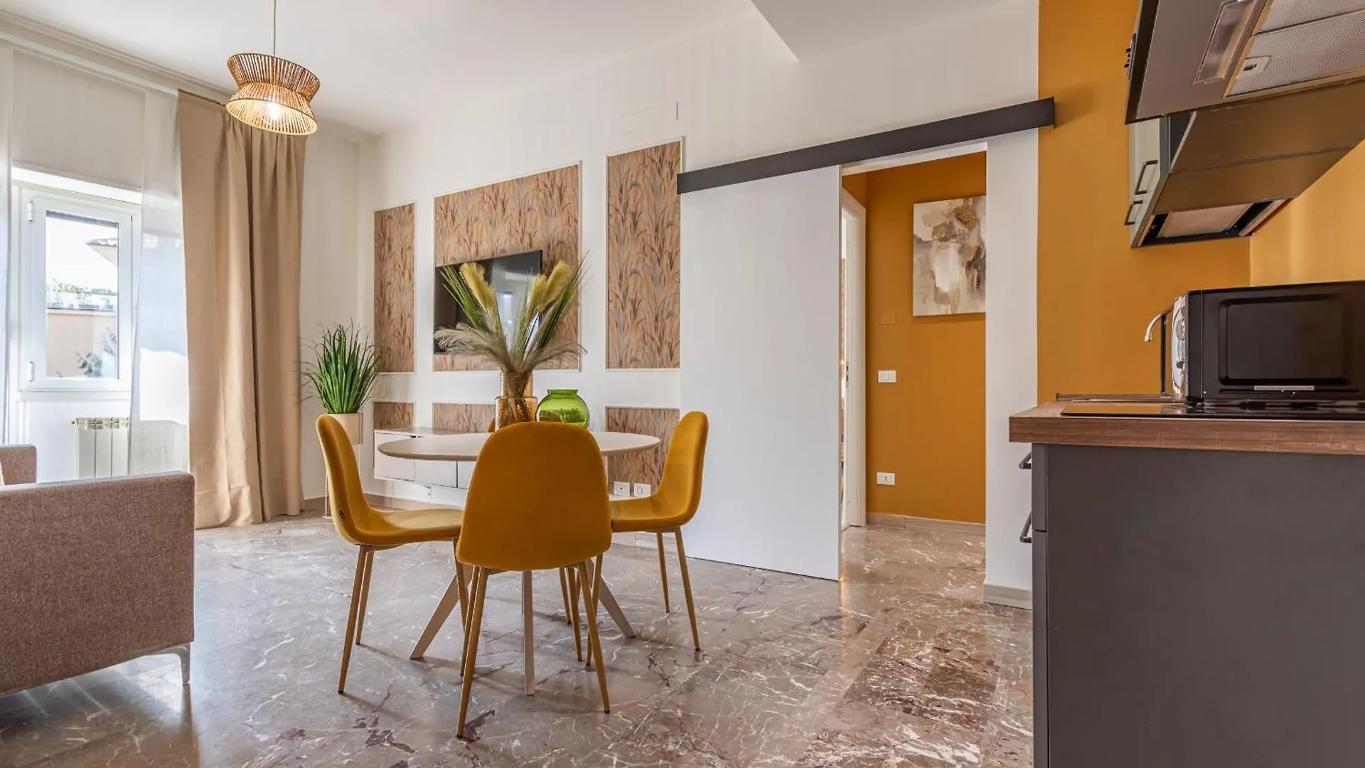 Cornelia Cozy Home Rom
