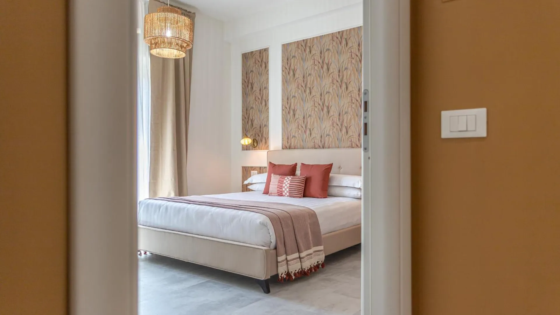 Cornelia Cozy Home Rom 0*,  Italien