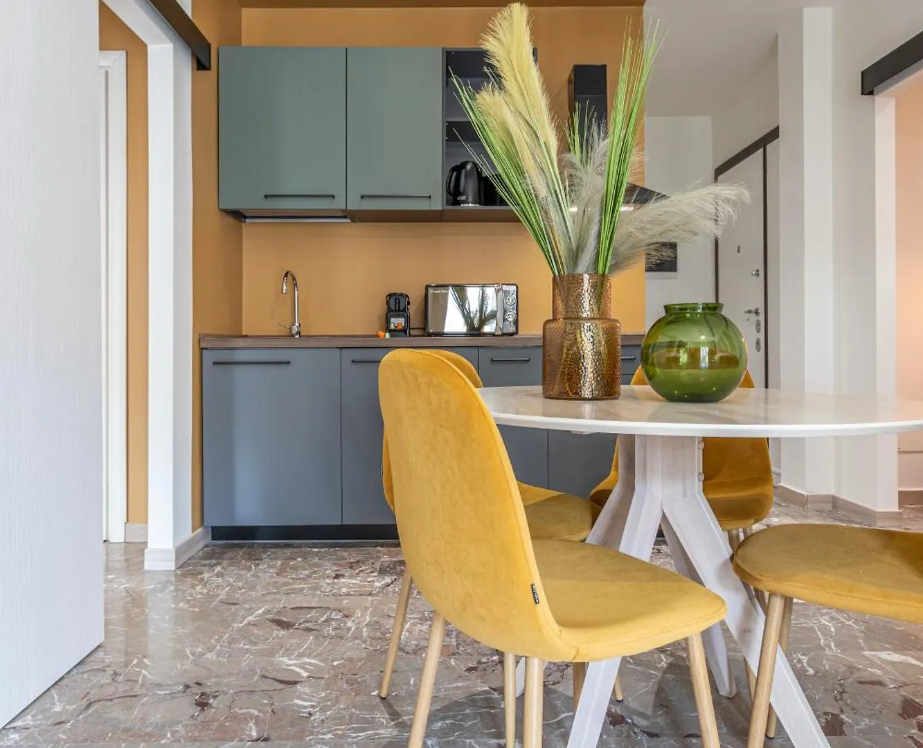Apartment Cornelia Cozy Home Rom