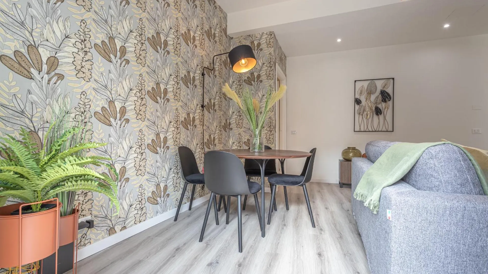 Cornelia Cozy Home Rom
